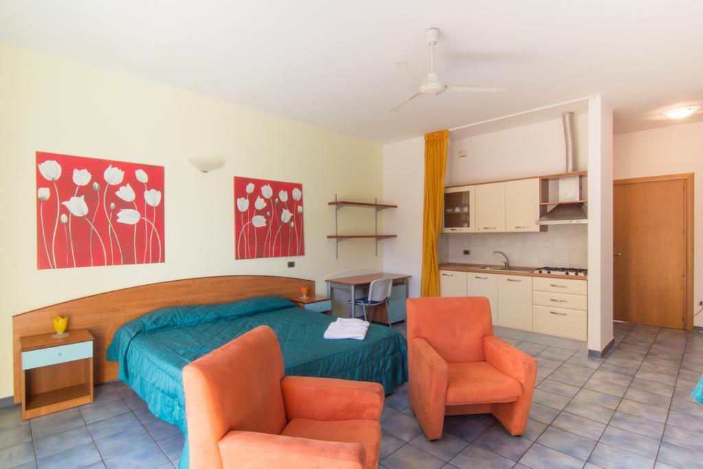 I Giardini Di Atena Aparthotel Merine ห้อง รูปภาพ